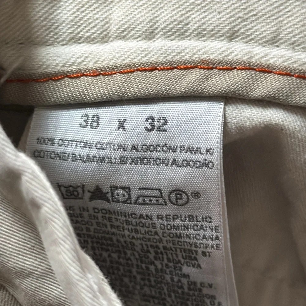 Dockers Classic fit Khaki/Tan pants Size 38/32